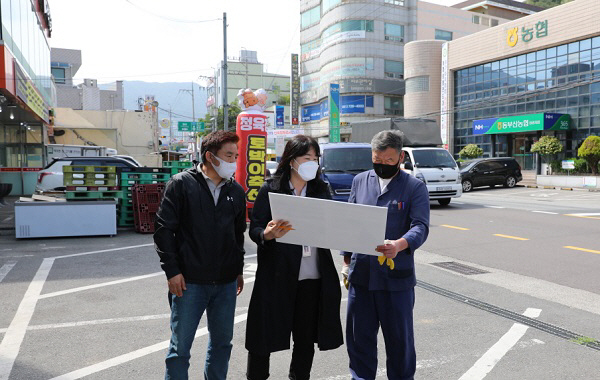 오규석 기장군수, ‘정관덕산길 간판 개선사업’ 점검