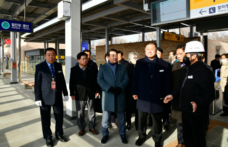 김경일 파주시장 16일 경의선 운천역 시설 라운딩