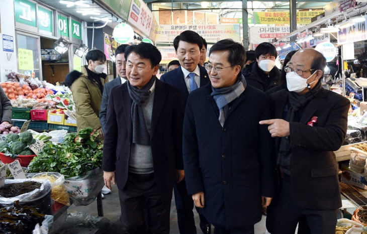 김동근 의정부시장-김동연 경기도지사 10일 제일시장 방문