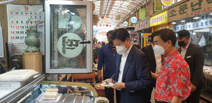 조용익 부천시장 작년 추석맞이 전통시장 방문