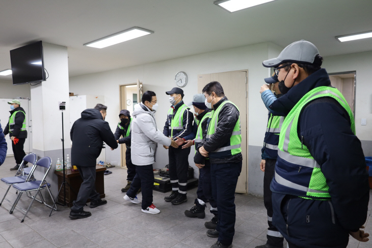 이현재 하남시장 23일 설 연휴 비상근무자 격려