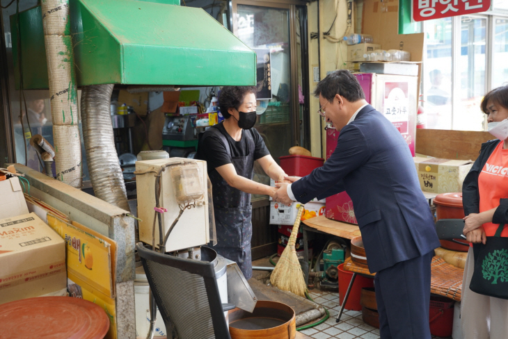 김형동 의원 , 추석 명절을 맞아 안동 전통시장 장보기로 민심