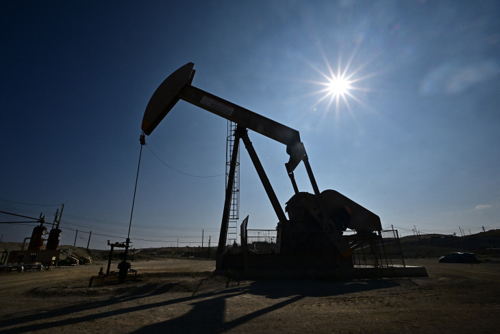 US-CALIFORNIA-ECONOMY-CLIMATE-OIL