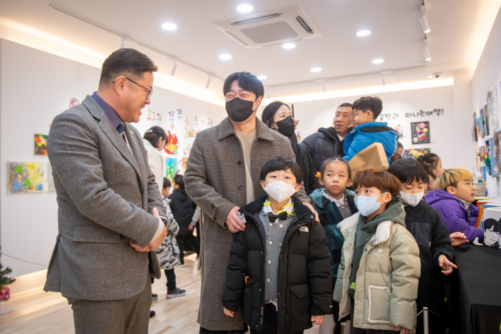 김현수 양주시의회 의원 전시장 방문