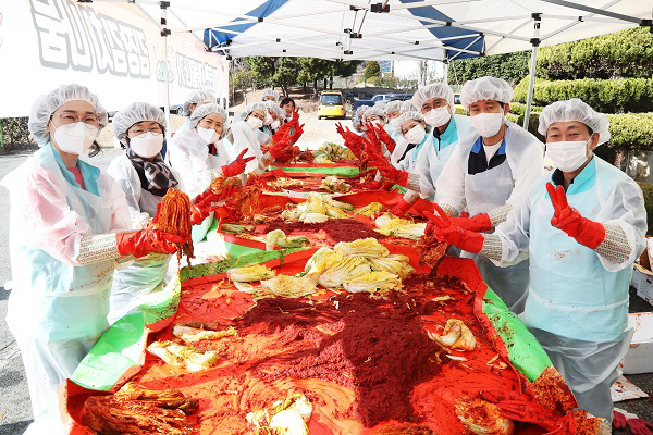 건보공단 부울경본부, 노사공동 김장나눔 봉사활동 펼쳐