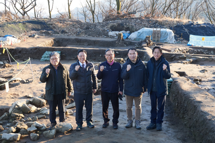 강봉원 문화재청 문화재위원장 12일 양주대모산성 방문