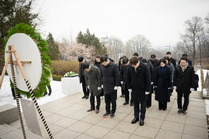 남양주시의회 2일 현충탑 참배