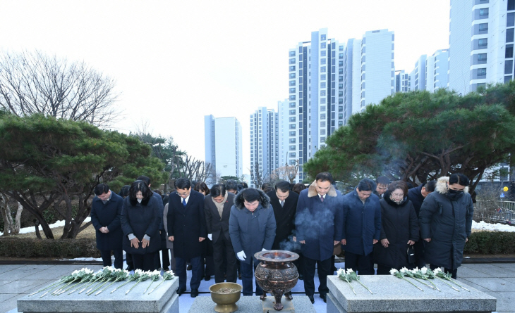 구리시 2일 2024 진갑년 현충탑 참배식 개최