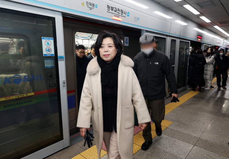 신계용 과천시장 2일 지하철4호선 타고 2024년 첫 출근1