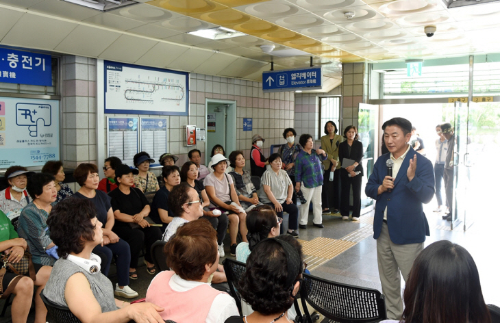 김동근 의정부시장 망월사역 현대화 사업 주민설명회 주재