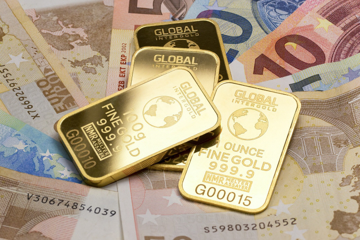 gold-is-money-2430052_1280