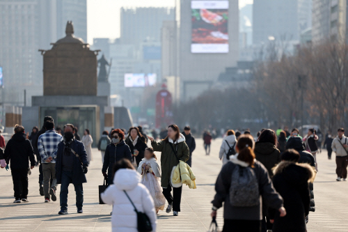 오늘 낮 3∼9도, 평년보다 포근…중서부 미세먼지 '나쁨'