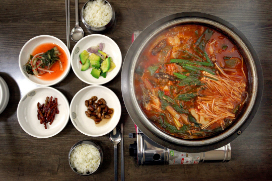 구미 대물림향토맛집 순덕이네매운탕 한상차림