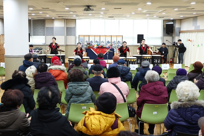 의왕시 사랑채-아름채노인복지관 8일 설맞이 기념행사 개최