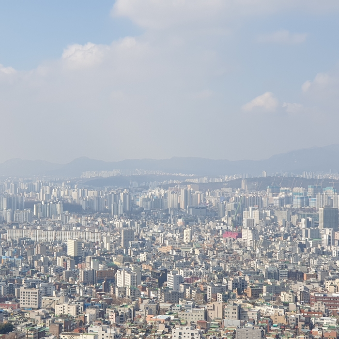 지난해 서울에서 경기, 인천으로 30만명 이상이 전입한 것으로 나타났다.