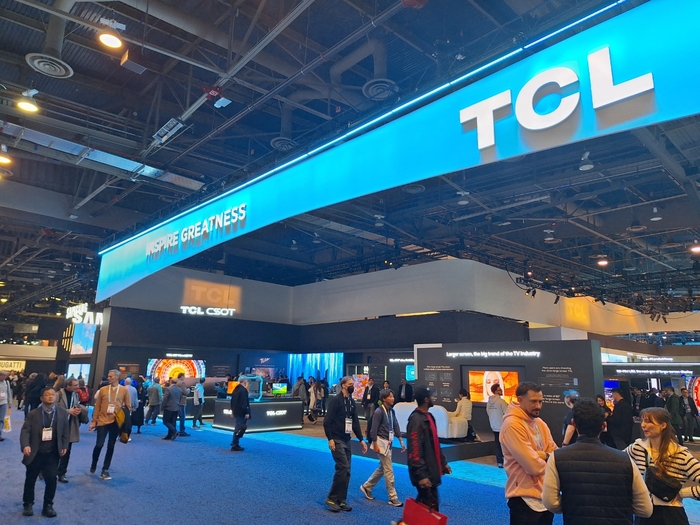 지난달 미국 라스베이거스에서 열린 'CES 2024' TCL 부스 전경. TCL, 하이센스 등 중국 업체들은 올해 CES에서 삼성전자·LG전자 등과 비슷한 규모로 대규