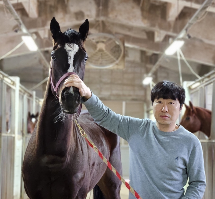 렛츠런파크 부산경남 안우성 조교사 통산 300승 달성