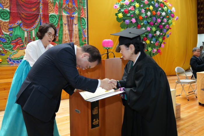 하윤수 부산시교육감 “배움 실현 여러분께 존경의 박수와 축하