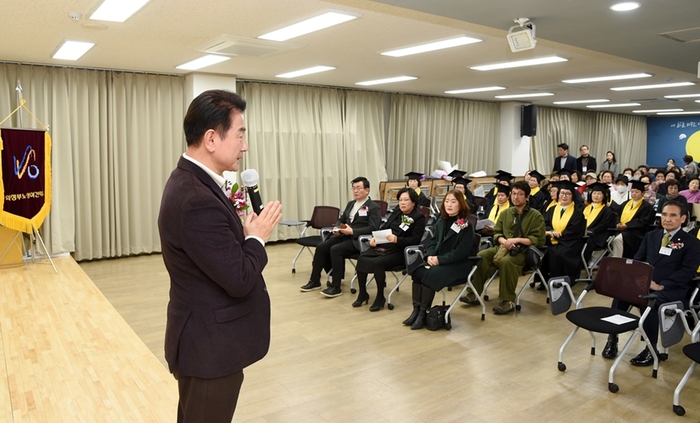 김동근 의정부시장 23일 제42회 의정부노성야간학교 졸업생 축하