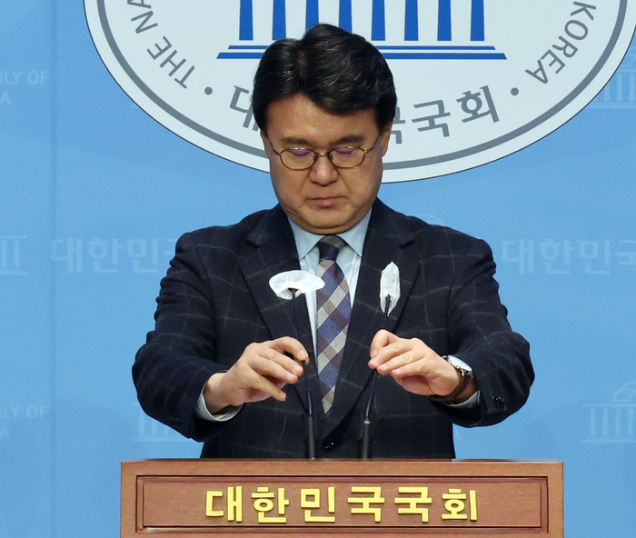 황운하 의원, 불출마 선언