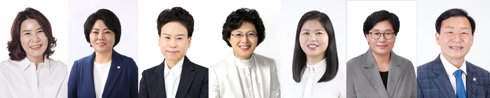 왼쪽부터 김유숙 김진숙 이지화 박은경 박은정 이혜경 박태순 시의원