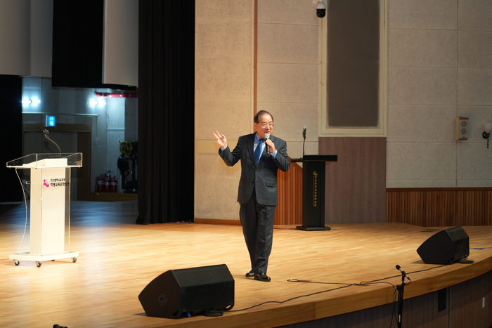 하윤수 부산교육감 “'아침체인지(體仁智)' 대한민국 교육 변화 시켜