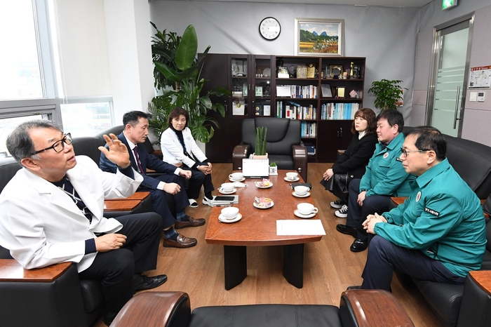 연제찬 시흥시 부시장 센트럴병원 의료진 격려