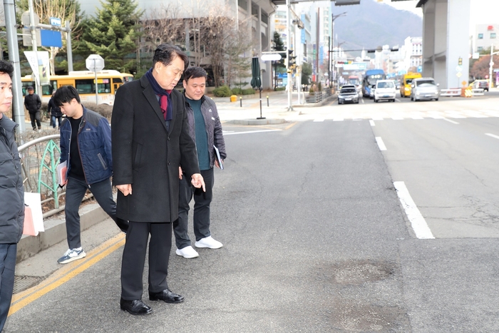 하은호 군포시장 2월27일 해빙기 포트홀 현장점검