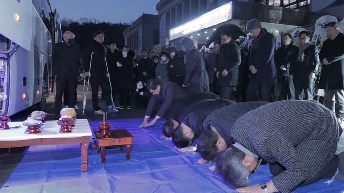 김포시 8일 '공무원 노제' 추모 개최