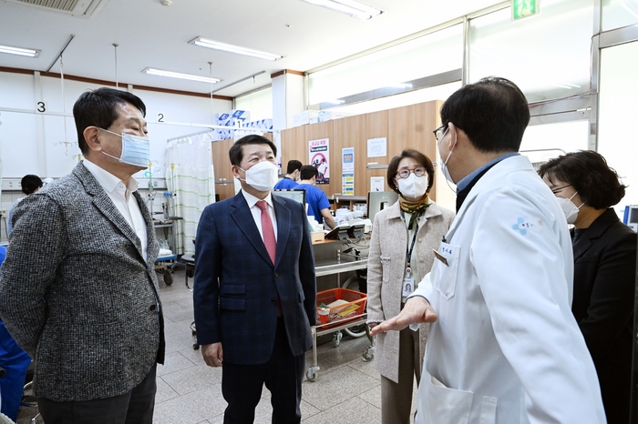 백경현 구리시장 13일 관내 비상진료체계 현장점검