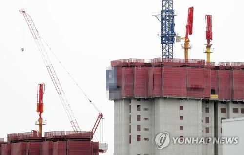 건설업계는 최근 국제노동기구(ILO)가 화물연대 업무개시명령에 대해 'ILO 결사의자유위원회의 권고안'을 채택한 것과 관련 유감을 표명했다.