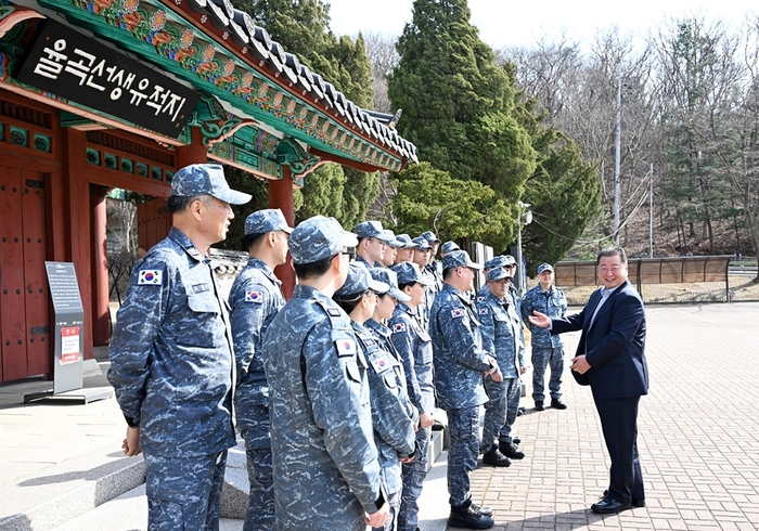 해군 율곡이이함 함대원 18일 파주시 관내 이이 유적 방문