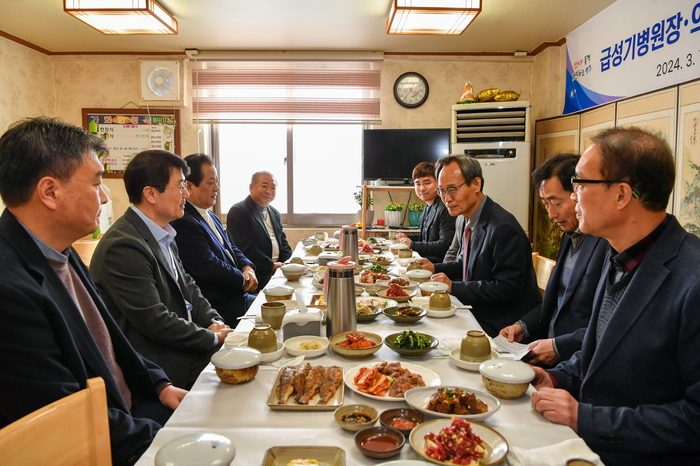 영주시 지역 급성기 병원장 및 의사협회 간담회를 개최했다