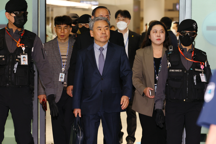 11일만에 인천공항 통해 귀국하는 이종섭 대사