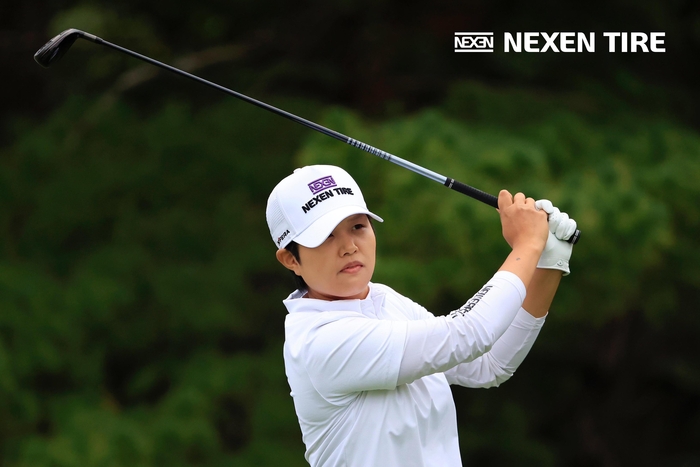 LPGA 노무라 하루 프로가 넥센타이어 로고가 박힌 모자를 쓰고 경기를 펼치고 있다.