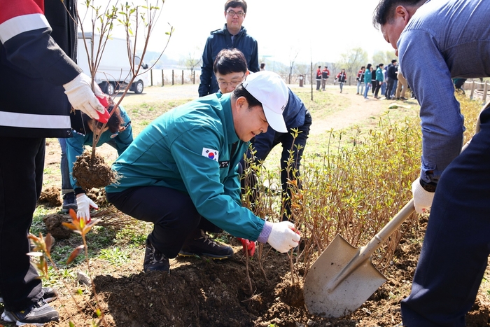 의왕시 2일 제79회 식목일 기념 자산홍 식재