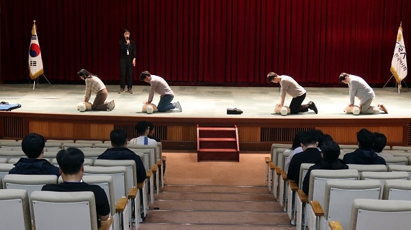 렛츠런파크 부산경남, 4분의 기적 '심폐소생술' 교육 시행