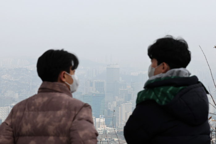 미세먼지 농도가 '나쁨'을 보인 서울 시내.연합뉴스