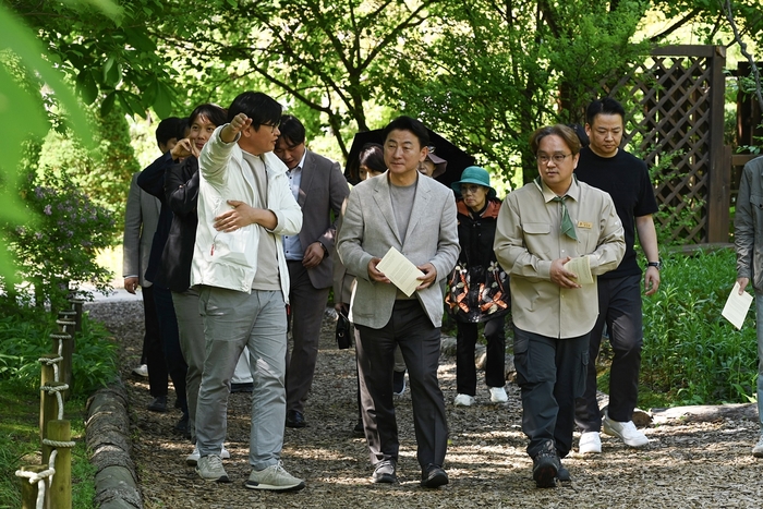 김동근 의정부시장 8일 춘천시 소재 '제이드가든' 견학