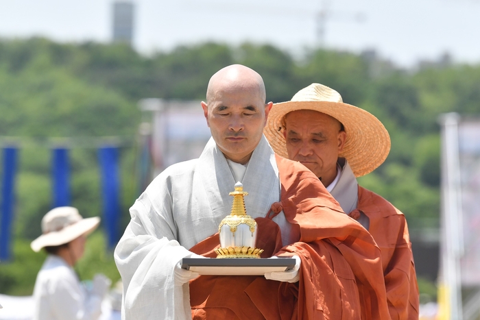 봉선사 주지 호산스님 19일 사리 이운