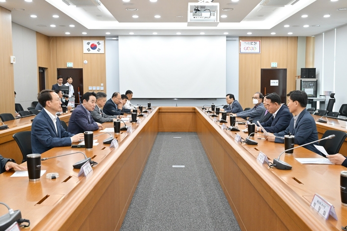 포천시 21일 전직 부시장 초청간담회 개최