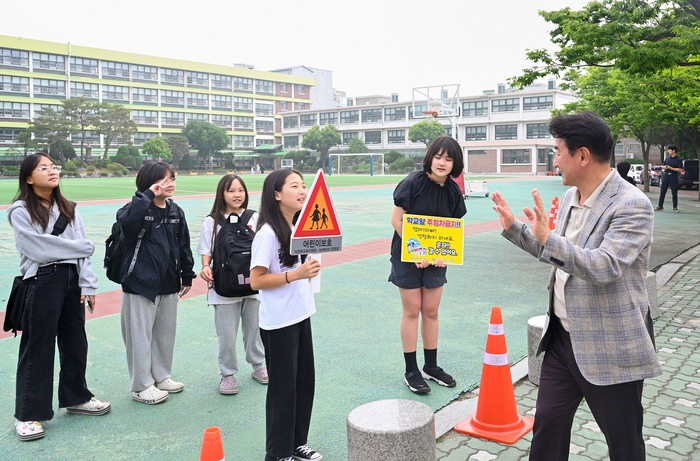 김동근 의정부시장 22일 가능초등학교 통학로 현장점검