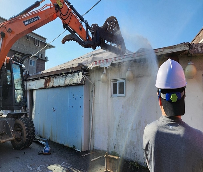 파주 성매매집결지 불법건축물 자진 철거 확산