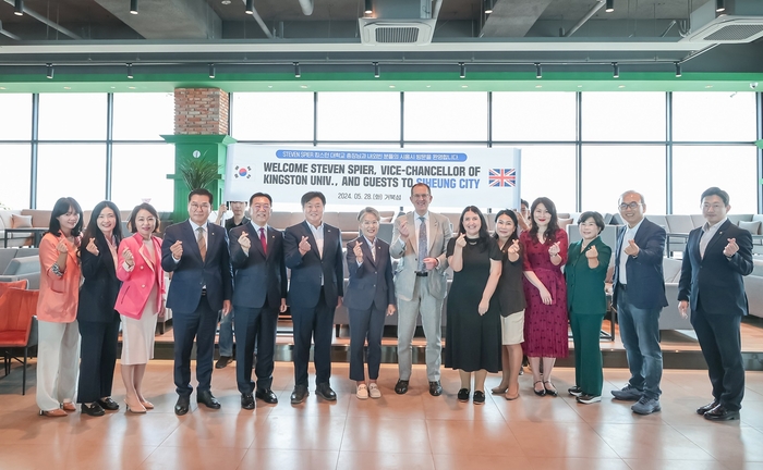 영국 킹스턴대학교 방문단 28일 시흥시 거북섬 일대 현장 투어