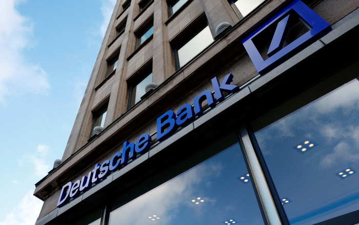 DEUTSCHEBANK-PROFIT/POSTBANK