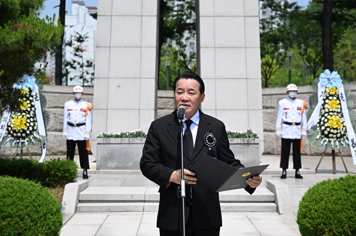 영화배우 독고영재 6일 구리시 현충일 추념식 추모 헌시 낭독