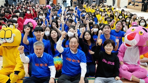 하윤수 부산시교육감 “정예림 학생, 정말 기적 같은 일.. 우리 학생들 자랑스러워