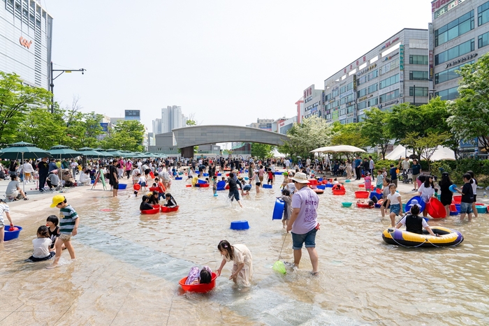 안산시 고잔신도시 문화광장 내 '첨벙! 첨벙! 물놀이터'