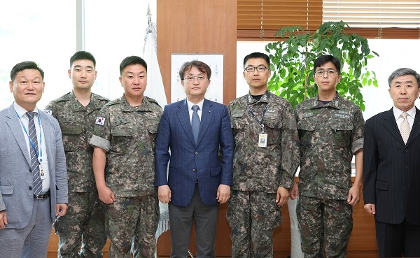 렛츠런파크 부산경남, 호국보훈의 달... 軍에 위문금 전달