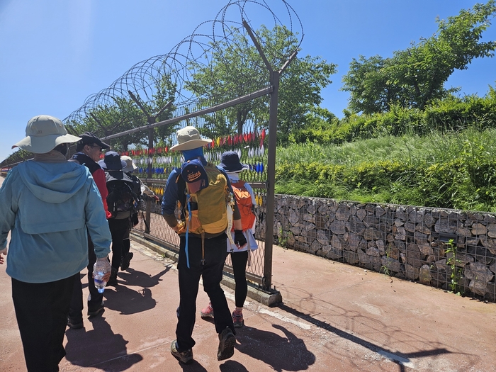 김포시 'DMZ 평화의길 1박2일 걷기 프로그램' 현장